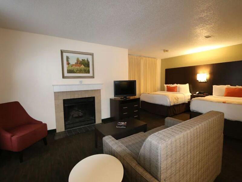 Fairbridge Inn & Suites - Akron Copley Township - West Buitenkant foto